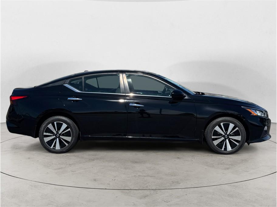 used 2022 Nissan Altima car, priced at $18,999