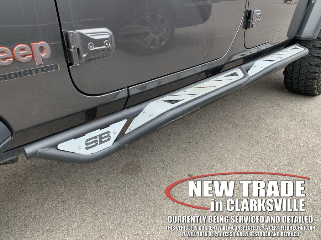 used 2022 Jeep Gladiator car, priced at $35,477