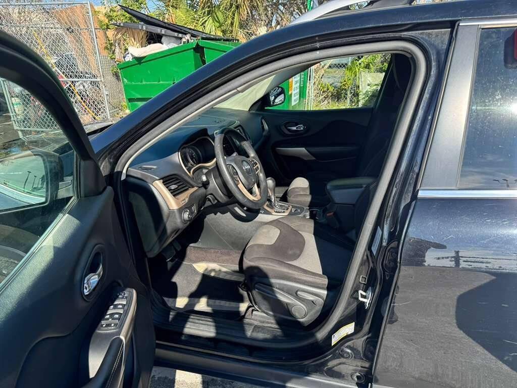 used 2018 Jeep Cherokee car, priced at $8,480
