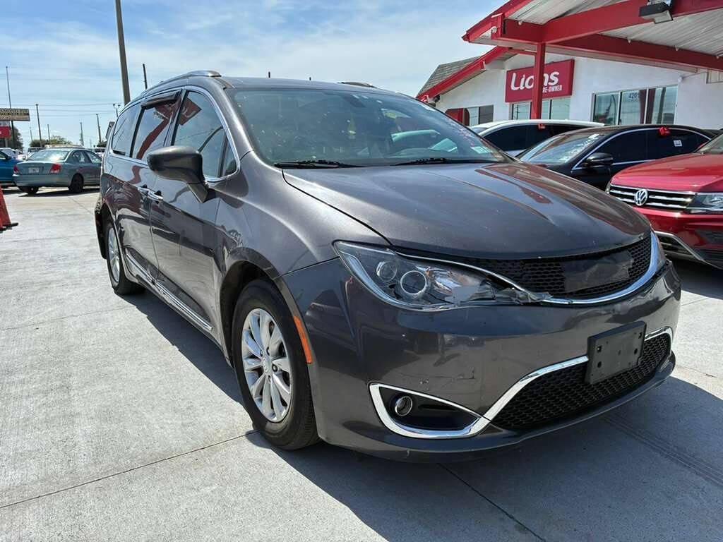 used 2018 Chrysler Pacifica car, priced at $12,290