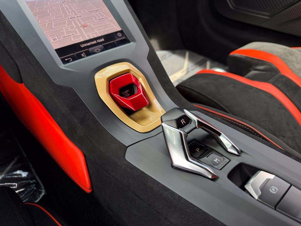 Lamborghini Huracan view 47