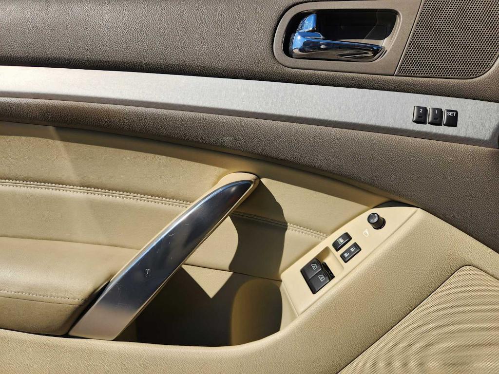 used 2008 INFINITI G37 car, priced at $11,491