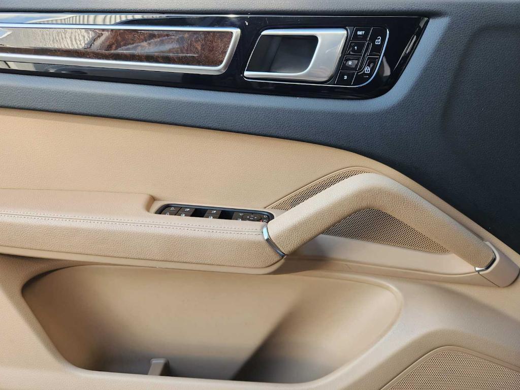 used 2019 Porsche Cayenne car, priced at $31,990