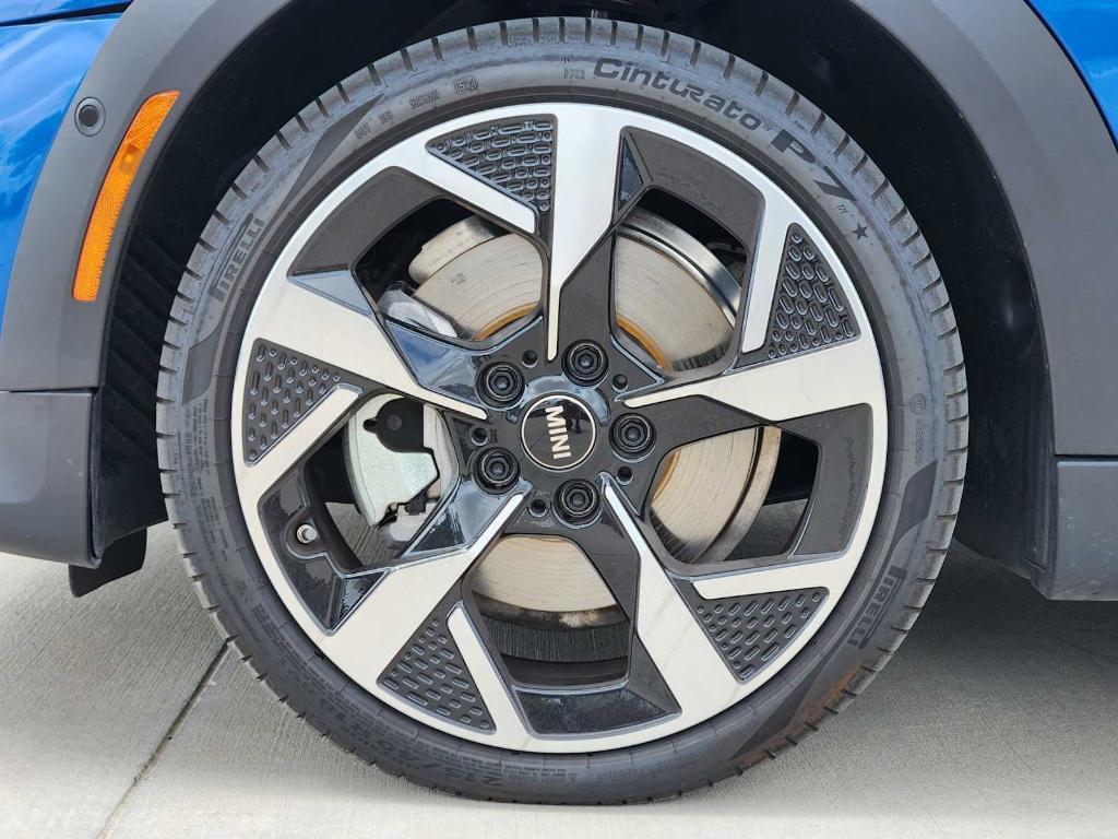 used 2025 MINI Hardtop car, priced at $31,595