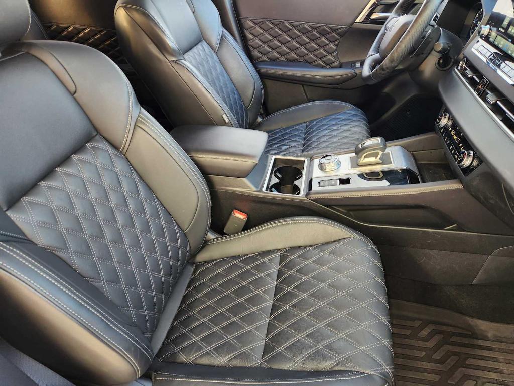 used 2024 Mitsubishi Outlander car, priced at $24,990