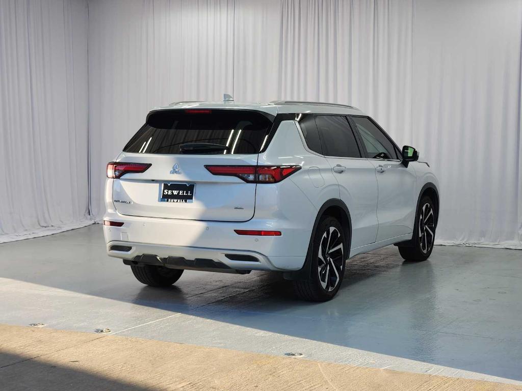 used 2024 Mitsubishi Outlander car, priced at $24,990