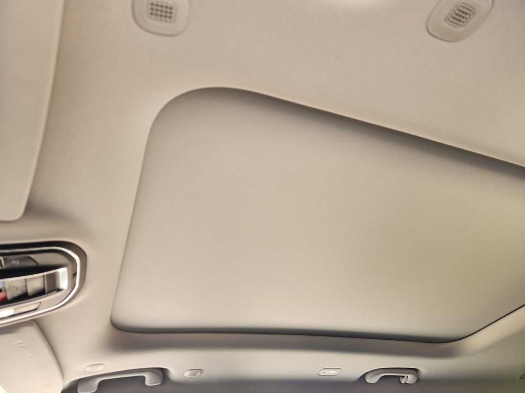 used 2022 Jeep Grand Cherokee L car, priced at $27,990