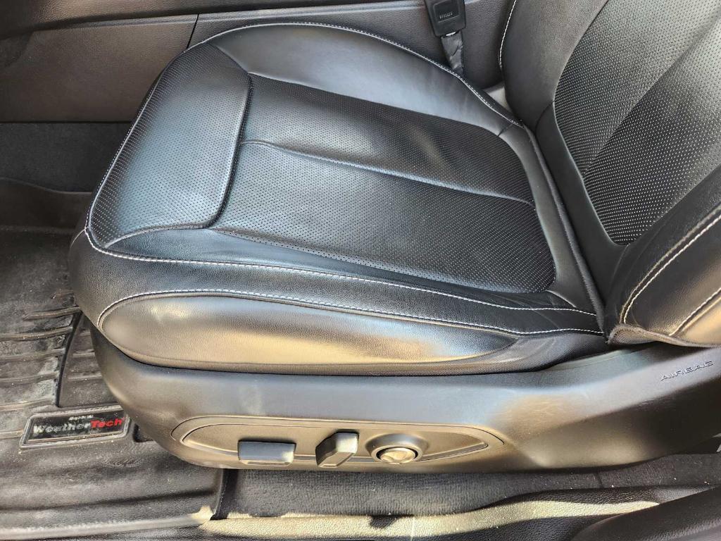 used 2022 Jeep Grand Cherokee L car, priced at $27,990