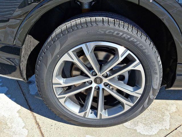 new 2026 Audi Q7 car, priced at $60,707