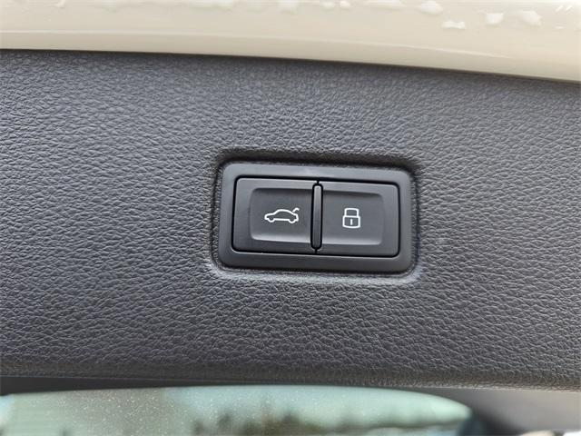 used 2025 Audi Q7 car, priced at $57,995