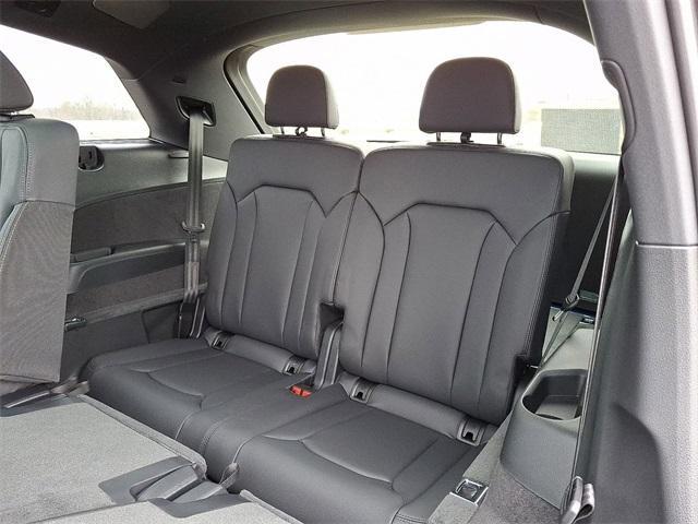 new 2026 Audi Q7 car, priced at $68,445