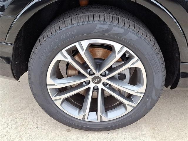 new 2026 Audi Q7 car, priced at $68,290