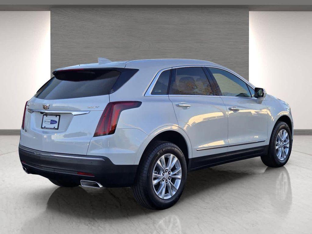 new 2025 Cadillac XT5 car, priced at $45,915