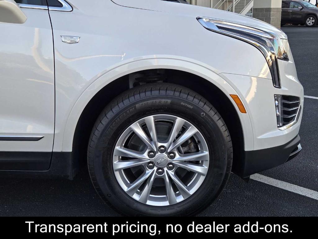 new 2025 Cadillac XT5 car, priced at $40,015