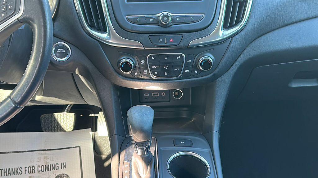 used 2022 Chevrolet Equinox car, priced at $19,400