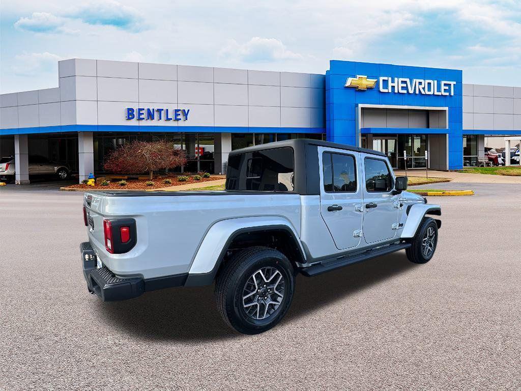 used 2023 Jeep Gladiator car, priced at $30,998