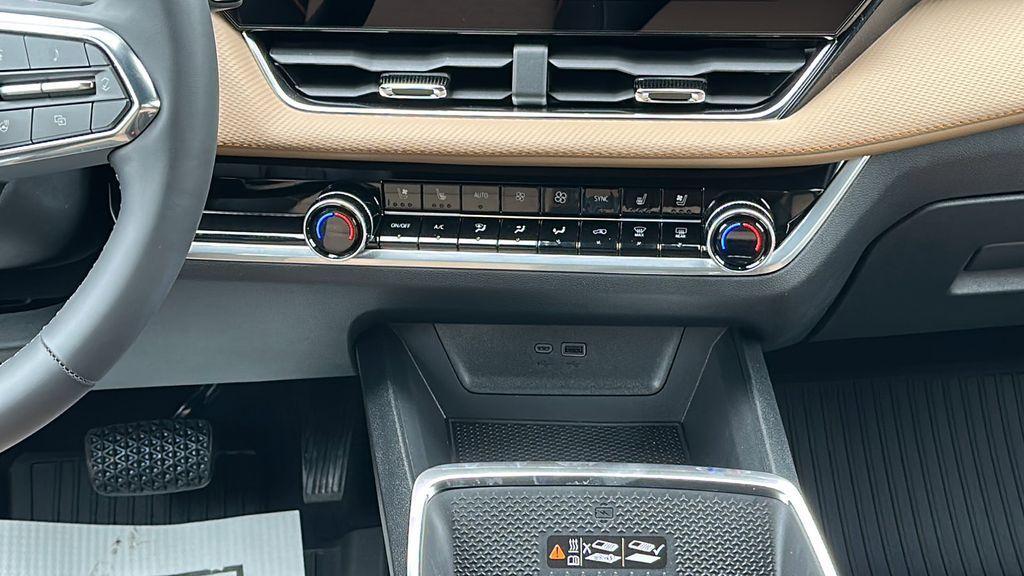 new 2026 Chevrolet Equinox car, priced at $39,610