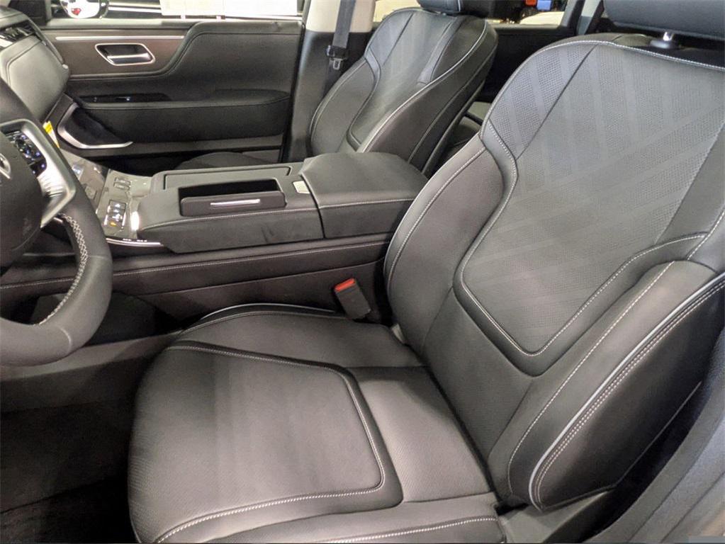 new 2025 INFINITI QX80 car, priced at $76,450