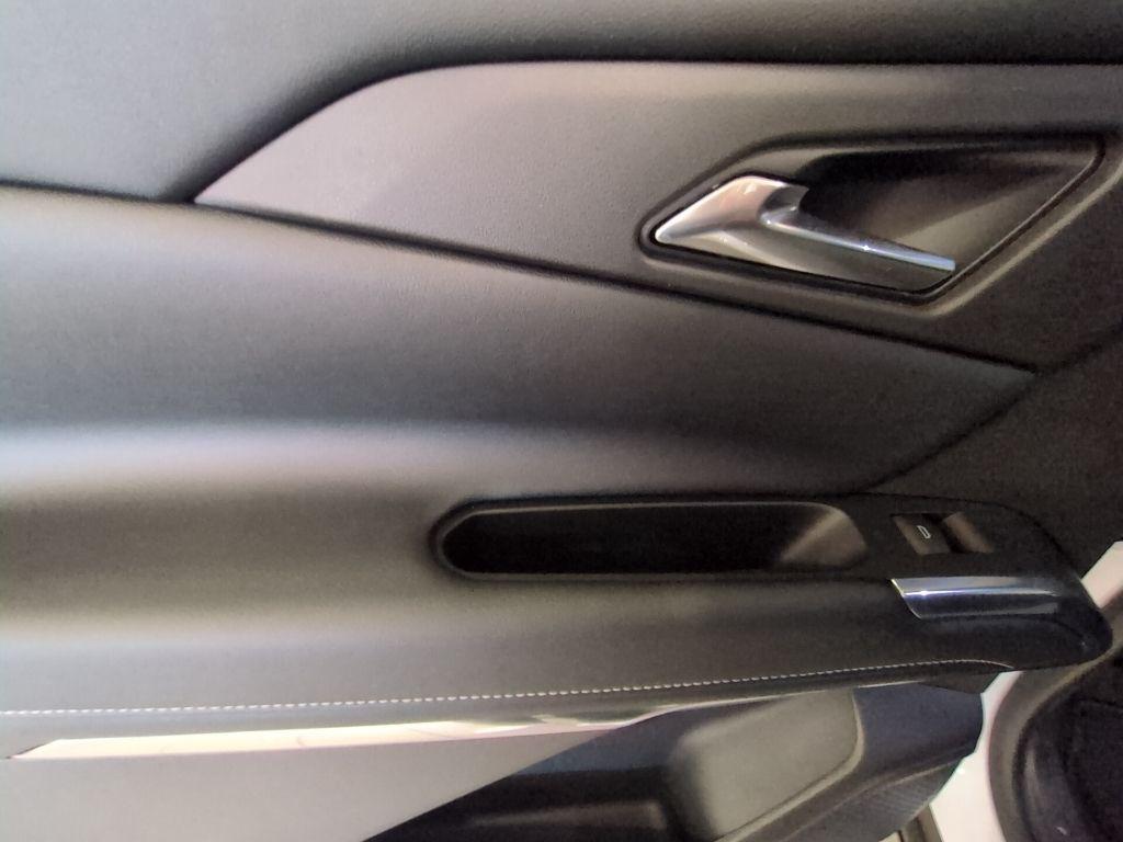 used 2025 Chevrolet Traverse car, priced at $37,659