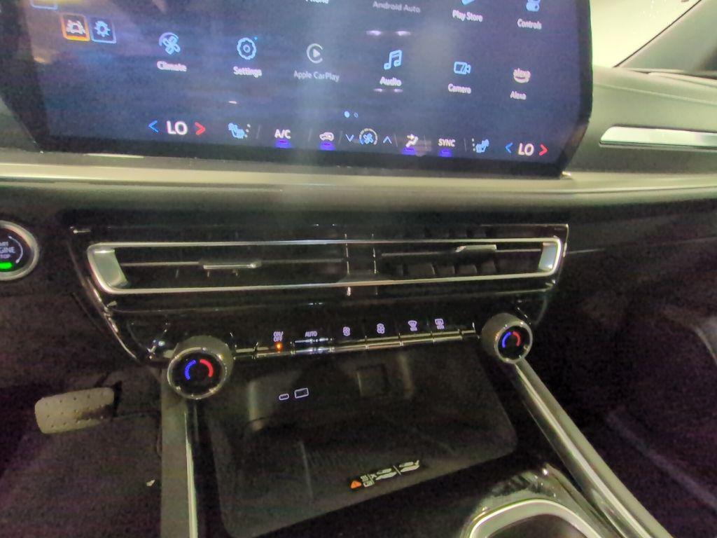 used 2025 Chevrolet Traverse car, priced at $37,659