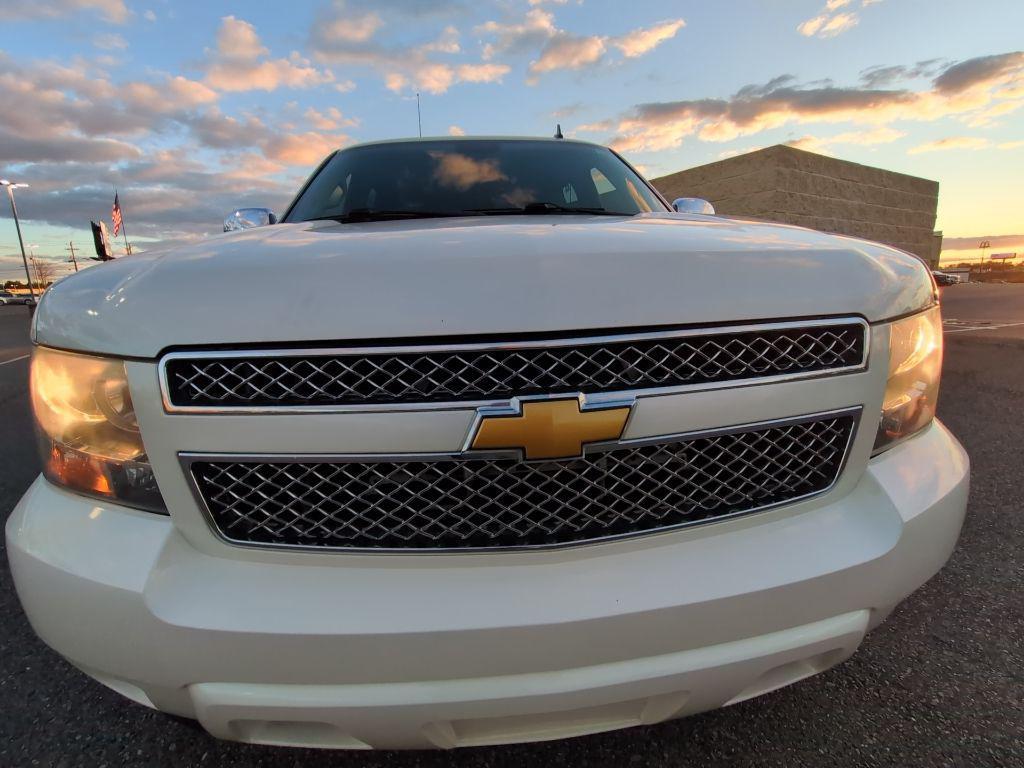 used 2014 Chevrolet Suburban car, priced at $11,499