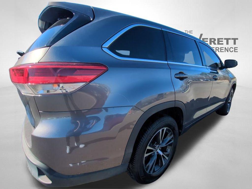 used 2019 Toyota Highlander car, priced at $18,226