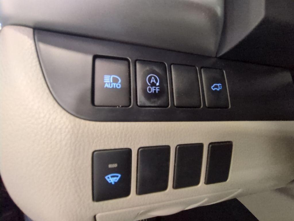 used 2019 Toyota Highlander car, priced at $18,226