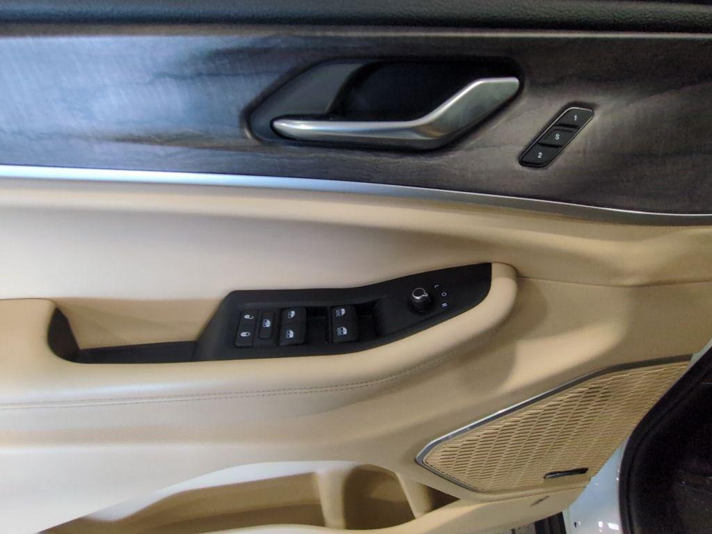 used 2022 Jeep Grand Cherokee L car, priced at $25,921