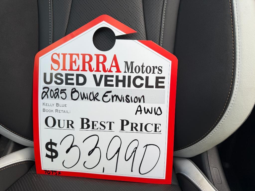 used 2025 Buick Envision car, priced at $29,988