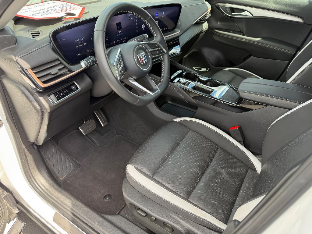 used 2025 Buick Envision car, priced at $29,988