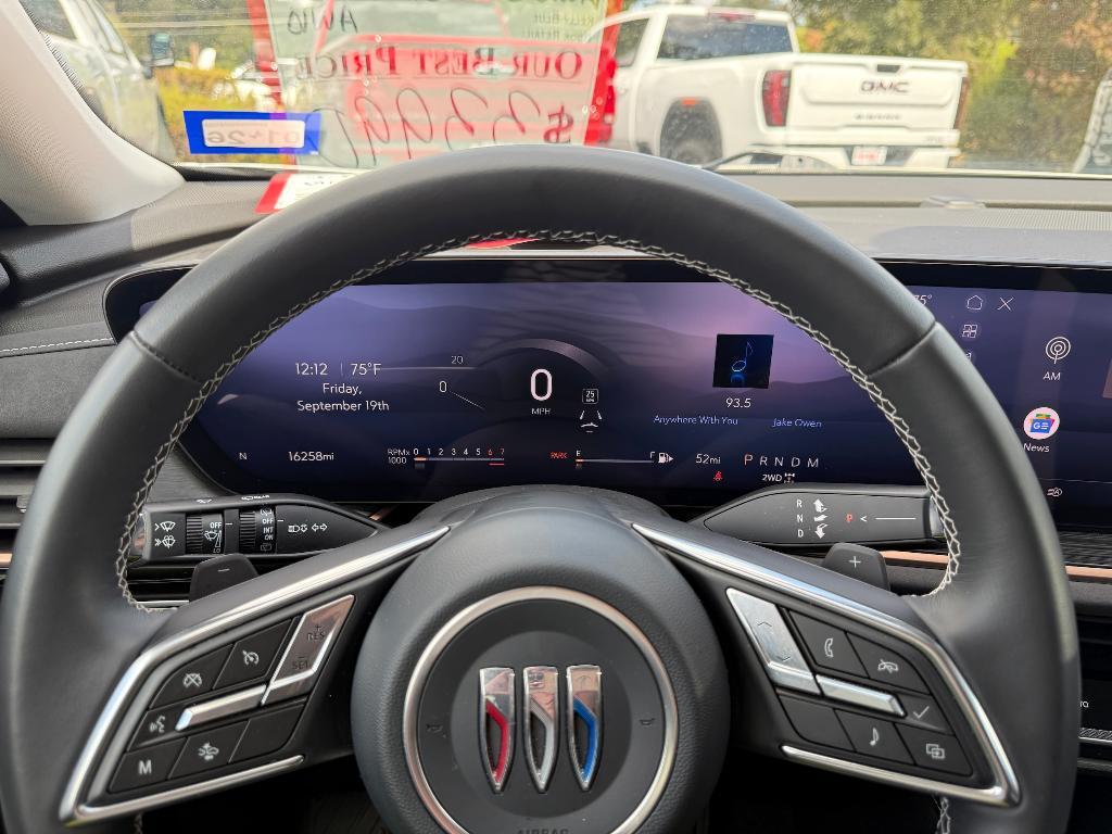 used 2025 Buick Envision car, priced at $29,988