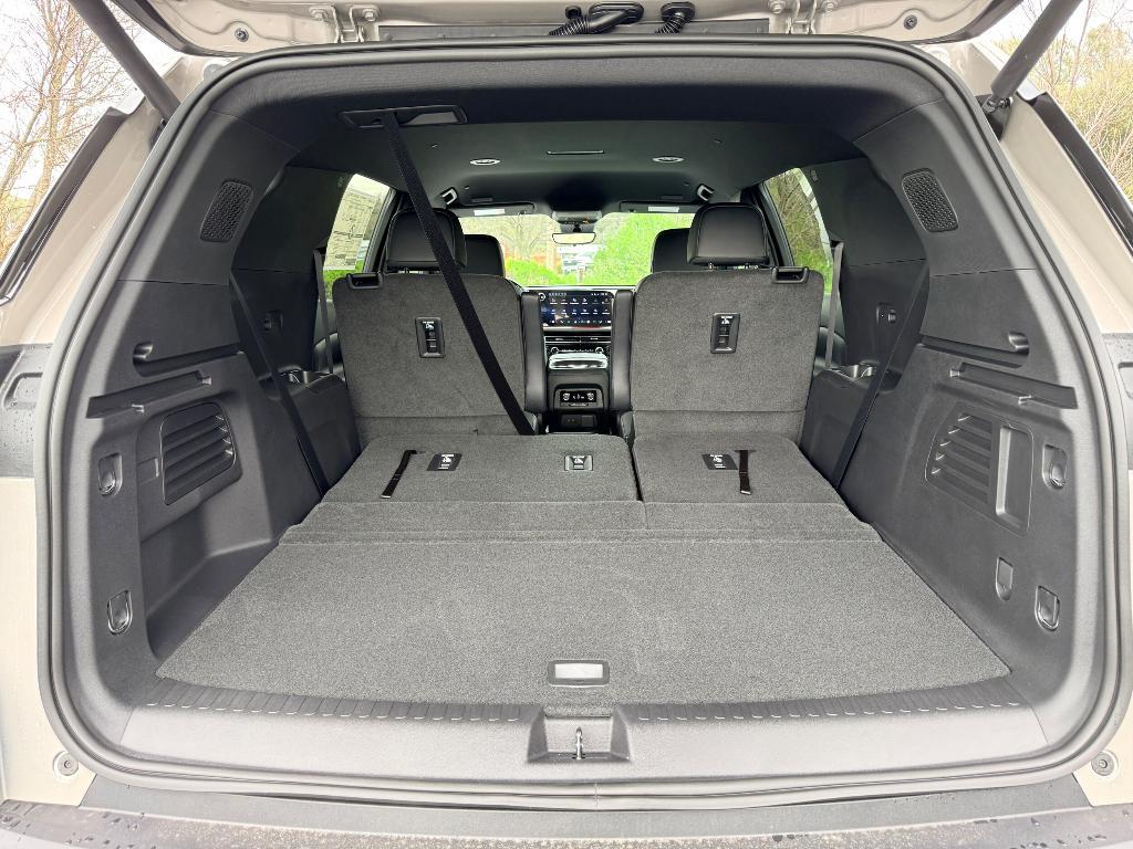 new 2026 Chevrolet Traverse car, priced at $53,031