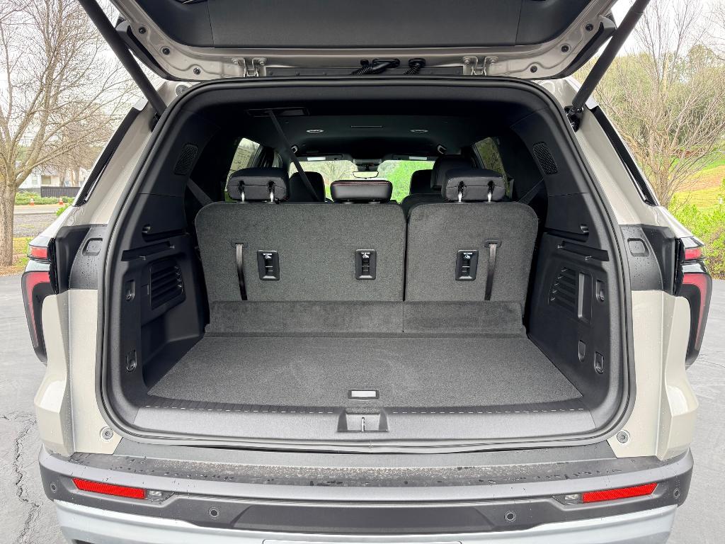 new 2026 Chevrolet Traverse car, priced at $53,031