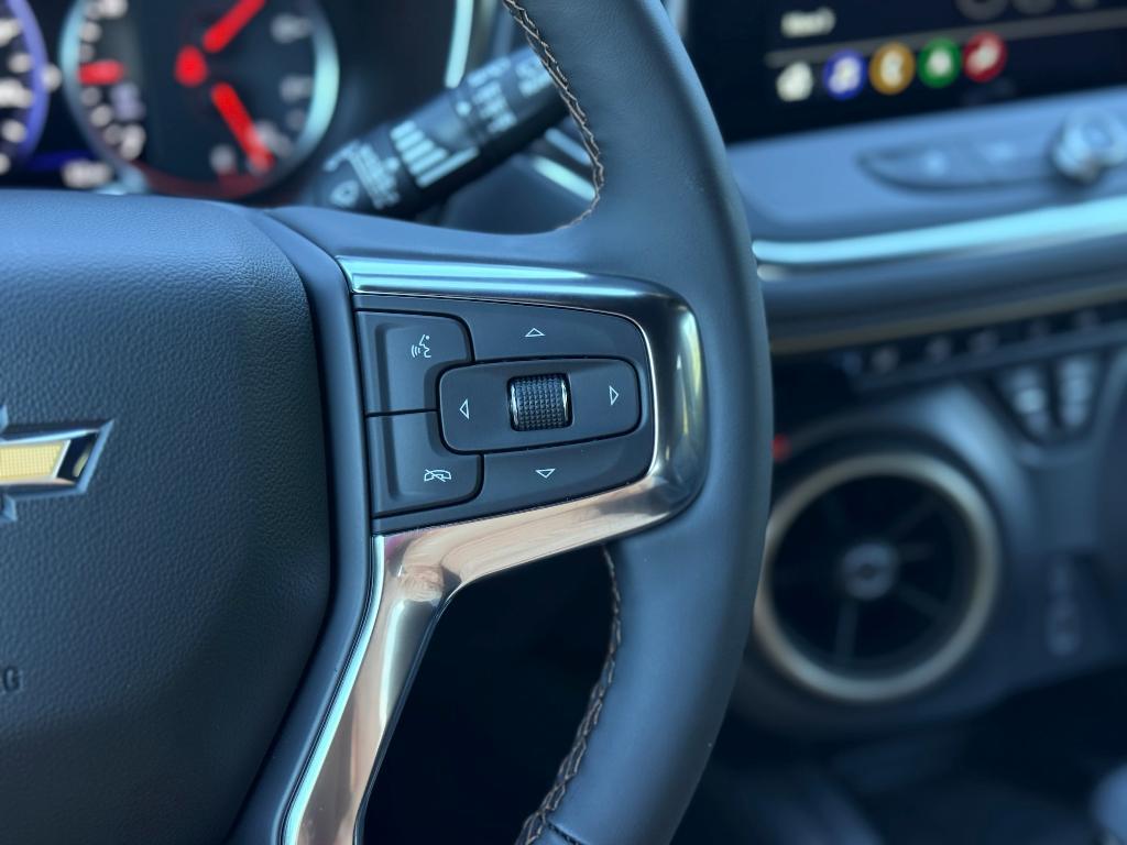 new 2025 Chevrolet Blazer car, priced at $47,067