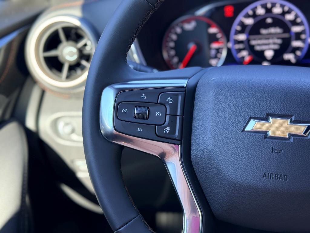 new 2025 Chevrolet Blazer car, priced at $47,067