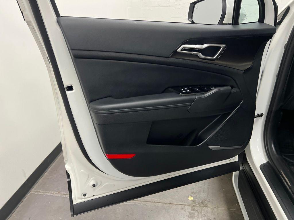 used 2023 Kia Sportage Hybrid car, priced at $25,193