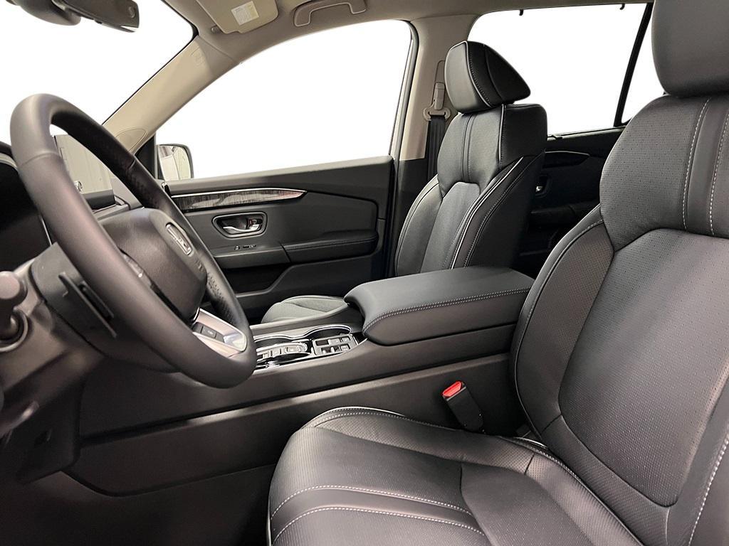 new 2025 Honda Pilot car, priced at $55,030