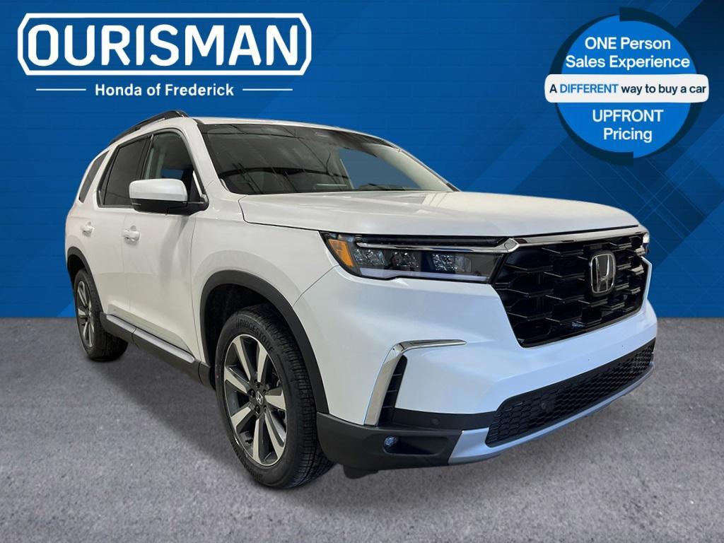 new 2025 Honda Pilot car, priced at $51,550
