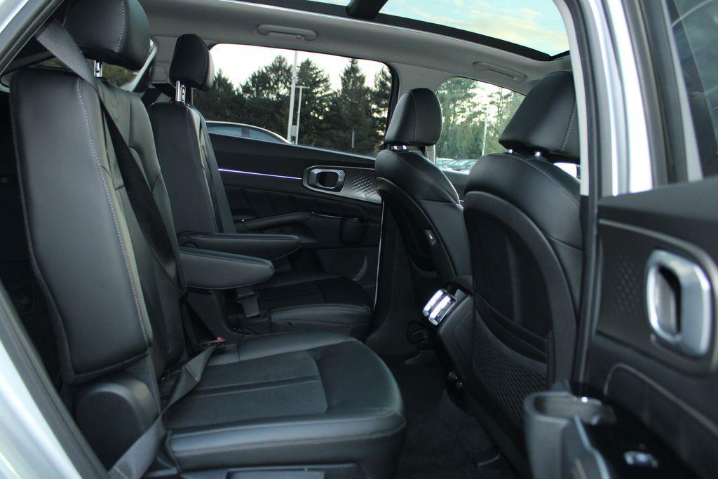 used 2022 Kia Sorento car, priced at $25,400