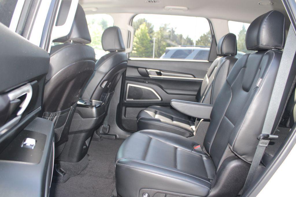 used 2025 Kia Telluride car, priced at $34,400