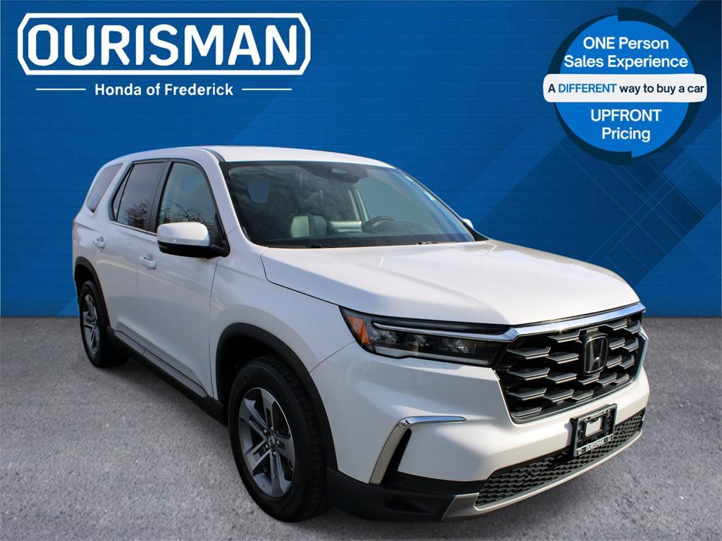 used 2023 Honda Pilot car, priced at $31,000