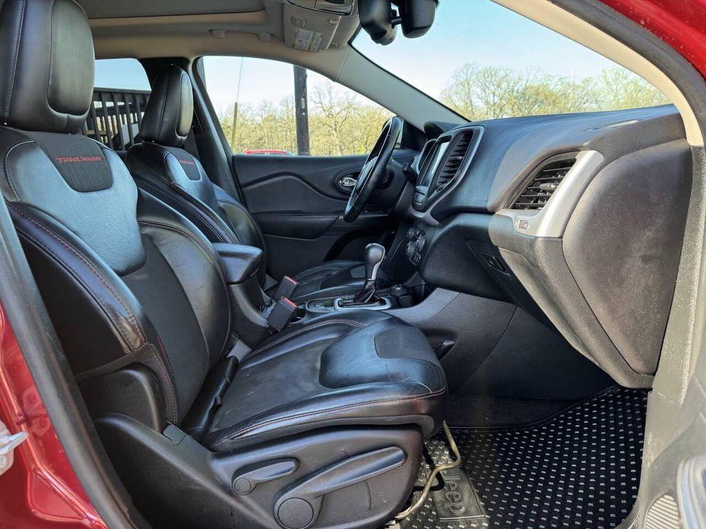 used 2017 Jeep Cherokee car