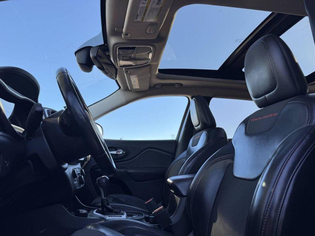 used 2017 Jeep Cherokee car