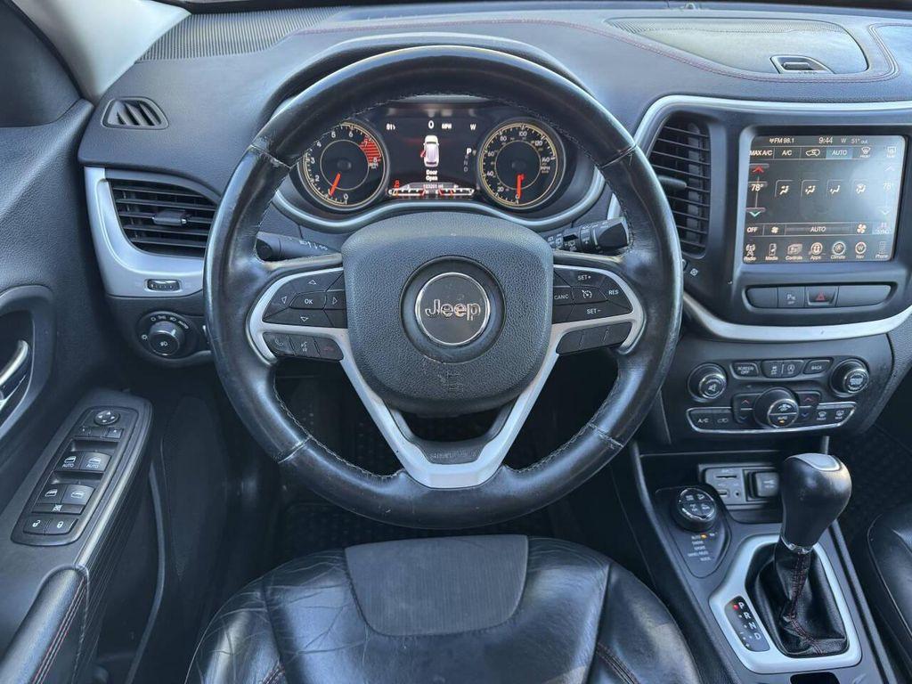 used 2017 Jeep Cherokee car