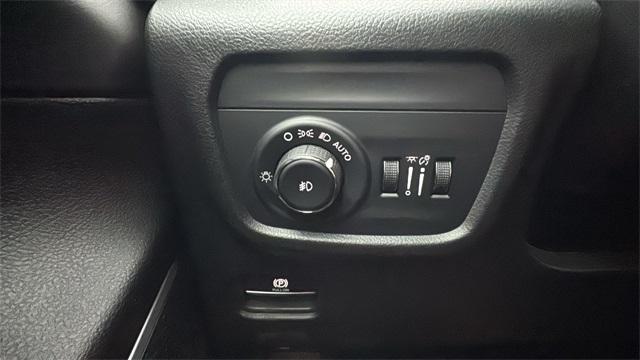 new 2026 Jeep Grand Cherokee car, priced at $49,965