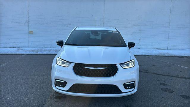 new 2026 Chrysler Pacifica car, priced at $39,560