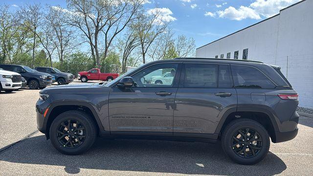 new 2026 Jeep Grand Cherokee car, priced at $54,330