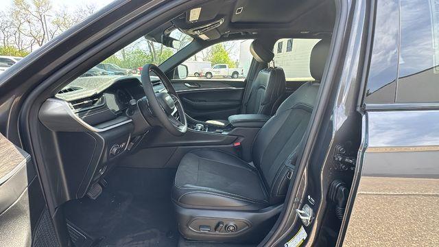 new 2026 Jeep Grand Cherokee car, priced at $54,330