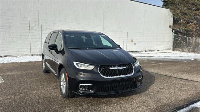 new 2026 Chrysler Pacifica car, priced at $39,598
