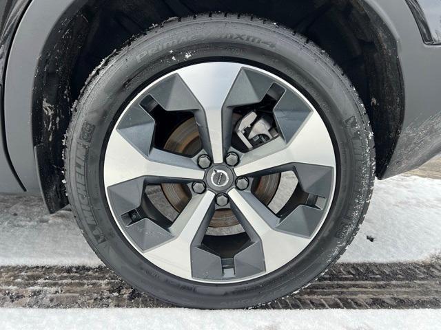 used 2025 Volvo XC40 car, priced at $30,260